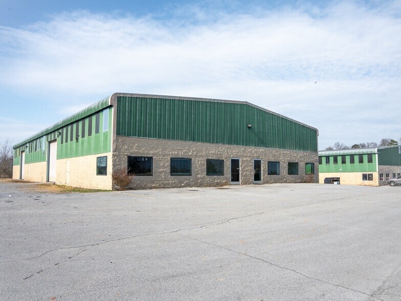 3275 Newport Hwy, Sevierville, TN à louer - Photo principale – Image 1 sur 15