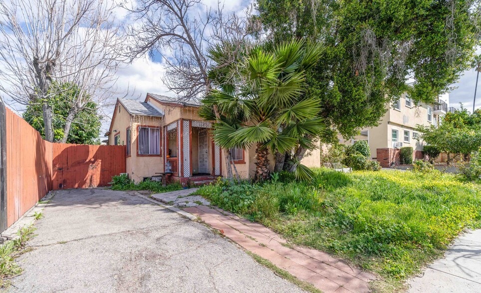 11655 Burbank Blvd, North Hollywood, CA à vendre - Photo de l’immeuble – Image 3 sur 24