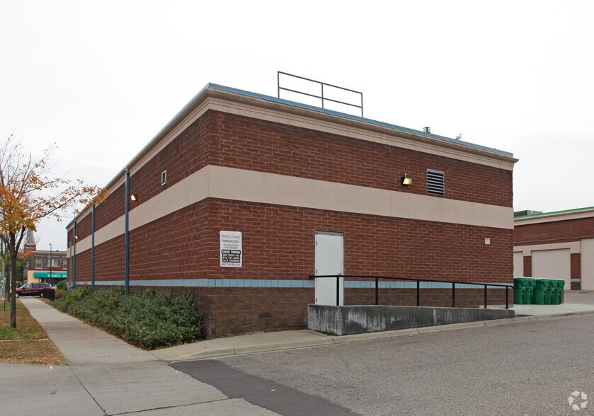 902 W Broadway Ave, Minneapolis, MN à vendre - Photo de l’immeuble – Image 2 sur 2