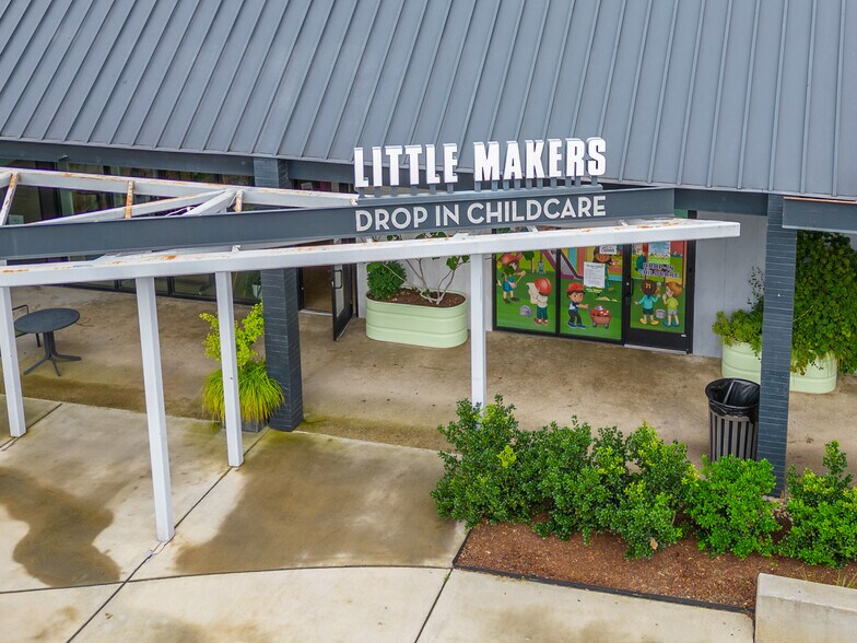 2409-2431 Crabtree Blvd, Raleigh, NC à louer - Photo de l’immeuble – Image 2 sur 4