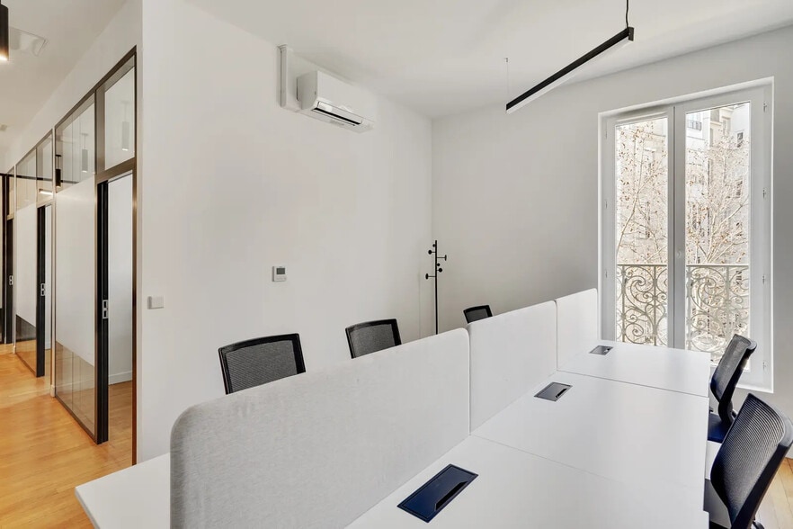 10 Avenue Franklin D. Roosevelt, Paris à louer - Photo de l’immeuble – Image 3 sur 5