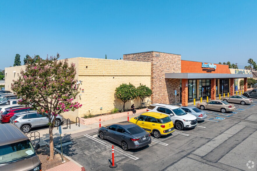 1555 S Garey Ave, Pomona, CA à louer - Photo principale – Image 1 sur 4