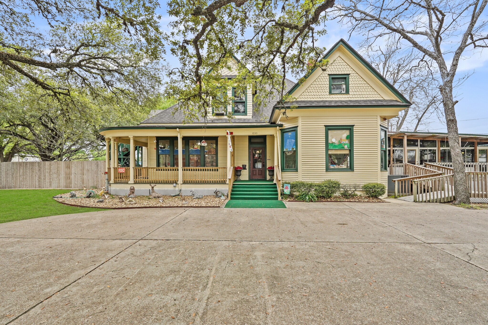1030 4th St, Rosenberg, TX à vendre Photo principale– Image 1 sur 51