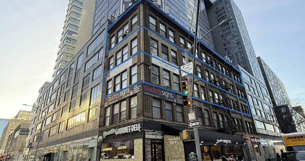 600 W 57th St, New York, NY à louer - Photo de l’immeuble – Image 2 sur 2