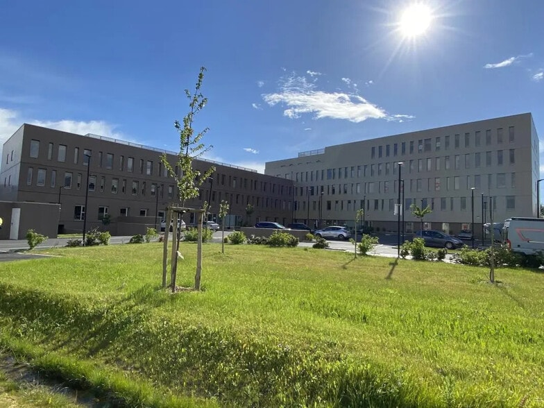 Bureau dans Rennes à vendre - Photo de l’immeuble – Image 2 sur 9