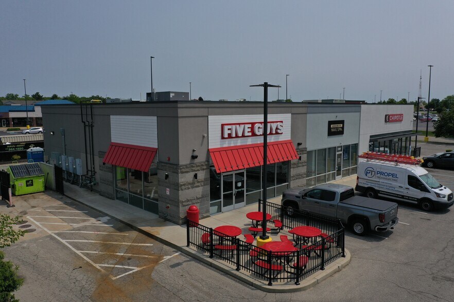 3300 Alpine Ave, Grand Rapids, MI à vendre - Photo de l’immeuble – Image 3 sur 10