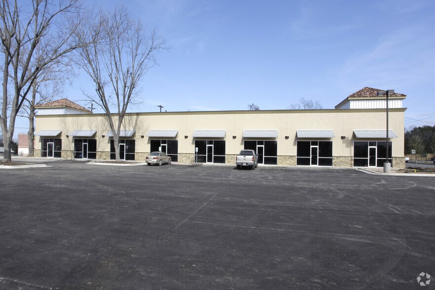 1504 Aquarena Springs Dr, San Marcos, TX à louer - Photo de l’immeuble – Image 2 sur 3