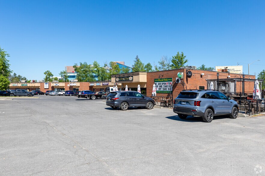 2041-2067 Meadowbrook Rd, Ottawa, ON à louer - Photo de l’immeuble – Image 2 sur 4