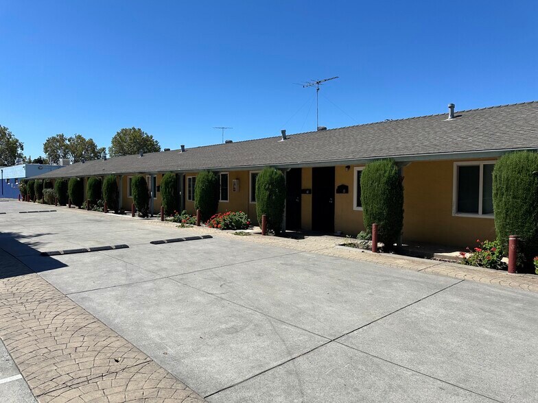 1661 Alum Rock Ave, San Jose, CA à vendre - Photo de l’immeuble – Image 3 sur 20