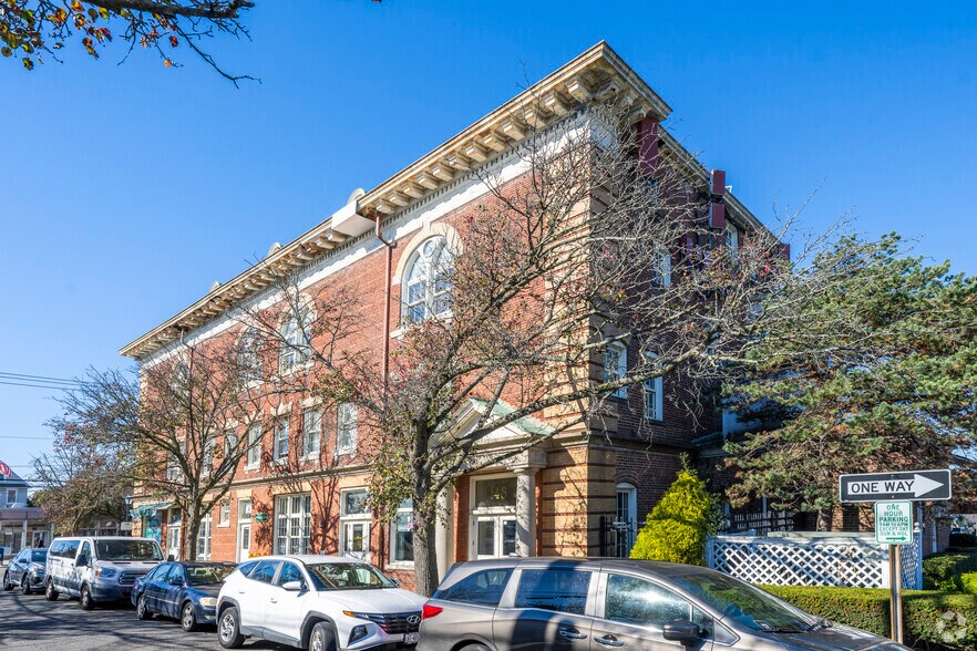 148 Doughty Blvd, Inwood, NY à louer - Photo de l’immeuble – Image 2 sur 4