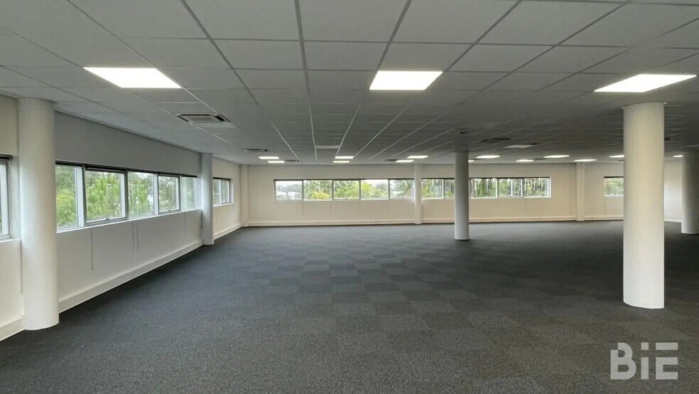 Bureau dans Bruges à louer - Photo de l’immeuble – Image 2 sur 3