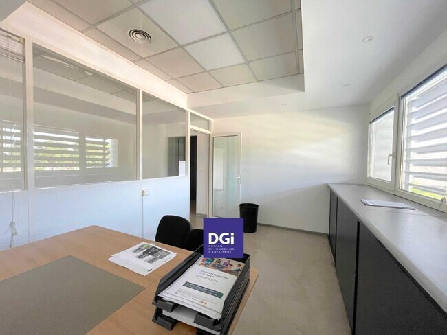 Plus de détails pour 40 Allée Du Mas De Ville, Nîmes - Bureau à vendre