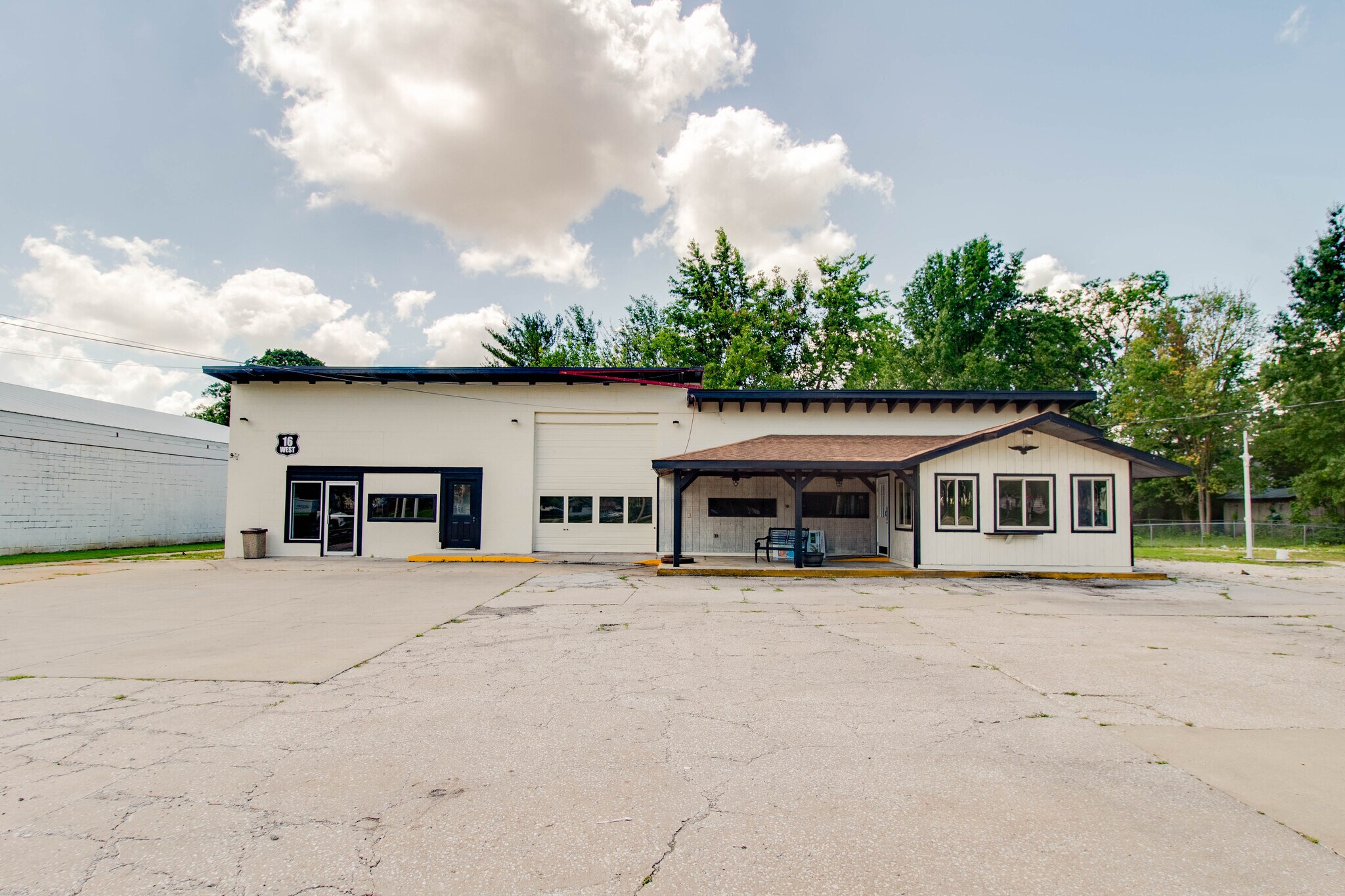 406 W Carpenter St, Jerseyville, IL à vendre Photo principale– Image 1 sur 53