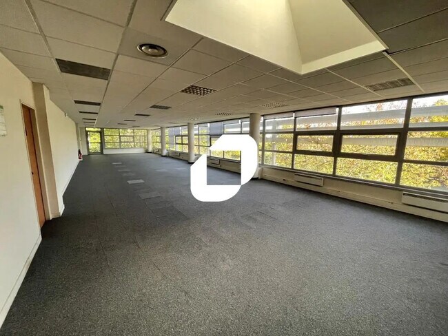 Plus de détails pour 20 Boulevard De L'Europe, Combs-la-Ville - Industriel/Logistique à louer