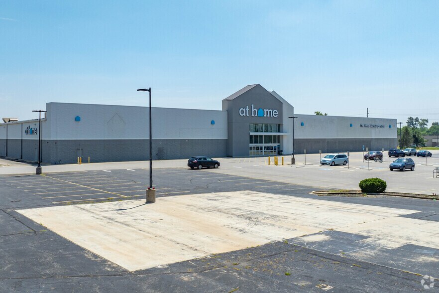 9570 Fields Ertel Rd, Loveland, OH à louer - Photo de l’immeuble – Image 3 sur 4