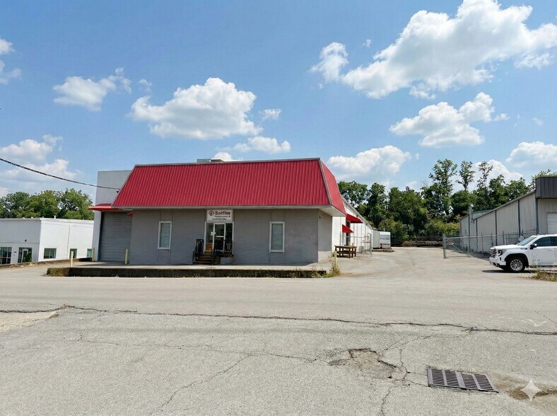 439 McNally Dr, Nashville, TN à louer - Photo de l’immeuble – Image 2 sur 5