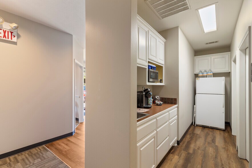 3330 Longmire Dr, College Station, TX à louer - Photo de l’immeuble – Image 3 sur 8