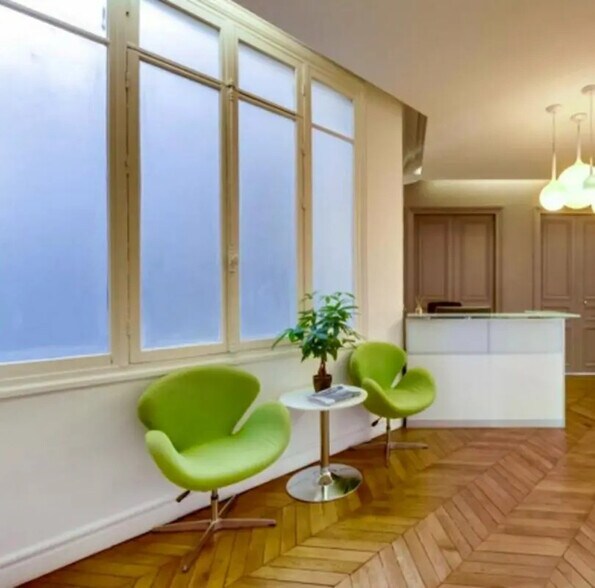 Bureau dans Paris à louer - Photo de l’immeuble – Image 2 sur 3