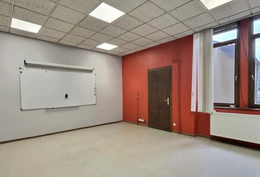 Local commercial dans Freyming-Merlebach à louer - Photo intérieure – Image 3 sur 9