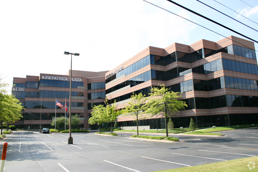 10800 Financial Centre Pkwy, Little Rock, AR à louer - Photo de l’immeuble – Image 2 sur 20