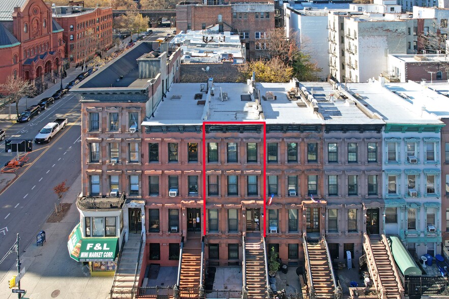 1694 Lexington Ave, New York, NY à vendre - Photo de l’immeuble – Image 2 sur 7