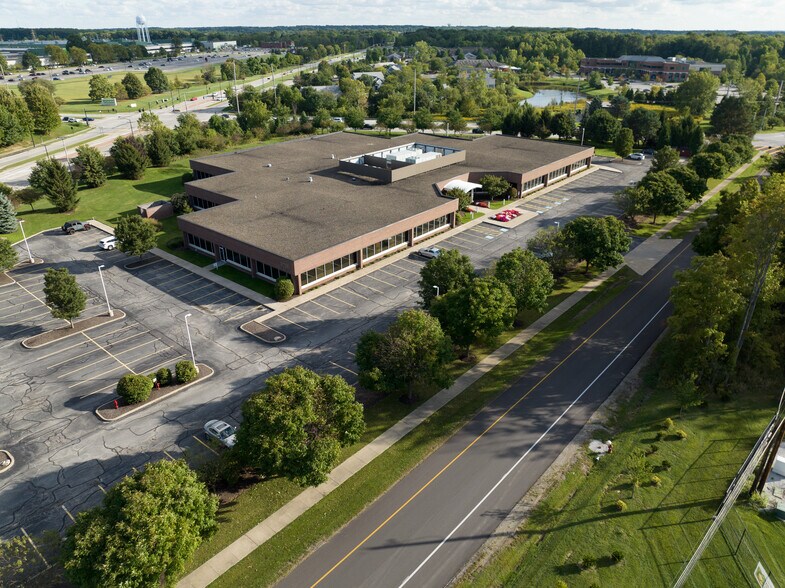 5700 Darrow Rd, Hudson, OH à louer - Photo de l’immeuble – Image 1 sur 1