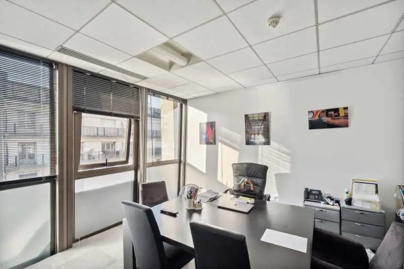 Bureau dans Paris à louer - Photo de l’immeuble – Image 2 sur 9