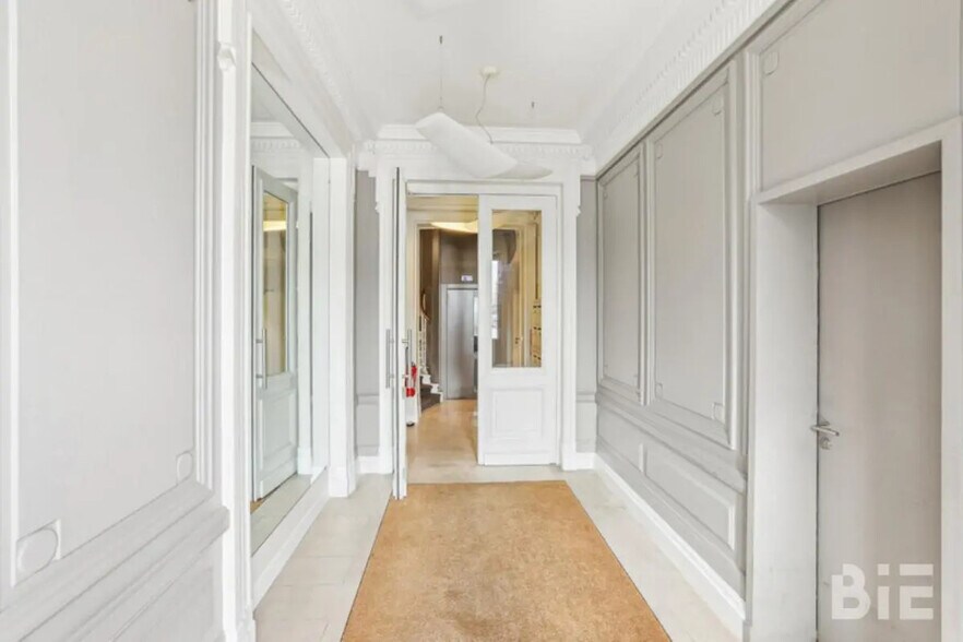 Bureau dans Bordeaux à louer - Photo de l’immeuble – Image 2 sur 6