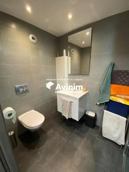 Bureau dans Grenoble à vendre - Photo de l’immeuble – Image 3 sur 10