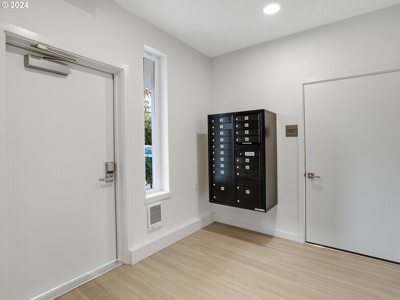Rare 9 Building, 121 Unit Portfolio portefeuille de 8 biens à vendre sur LoopNet.fr - Photo de l’immeuble – Image 3 sur 52