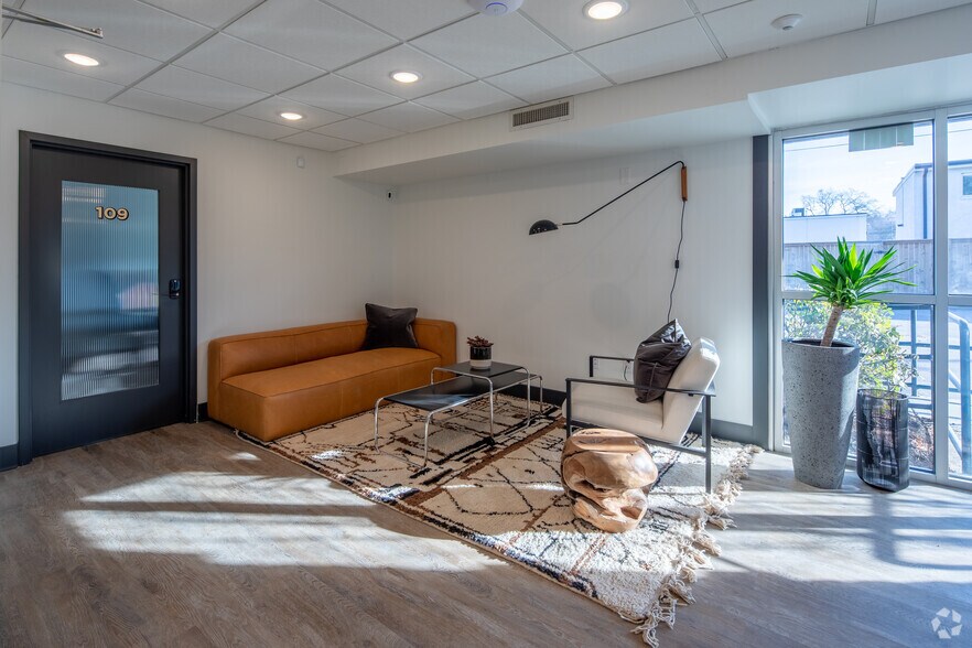 4007 Delaware Ave, Nashville, TN à louer - Hall d’entrée – Image 3 sur 12