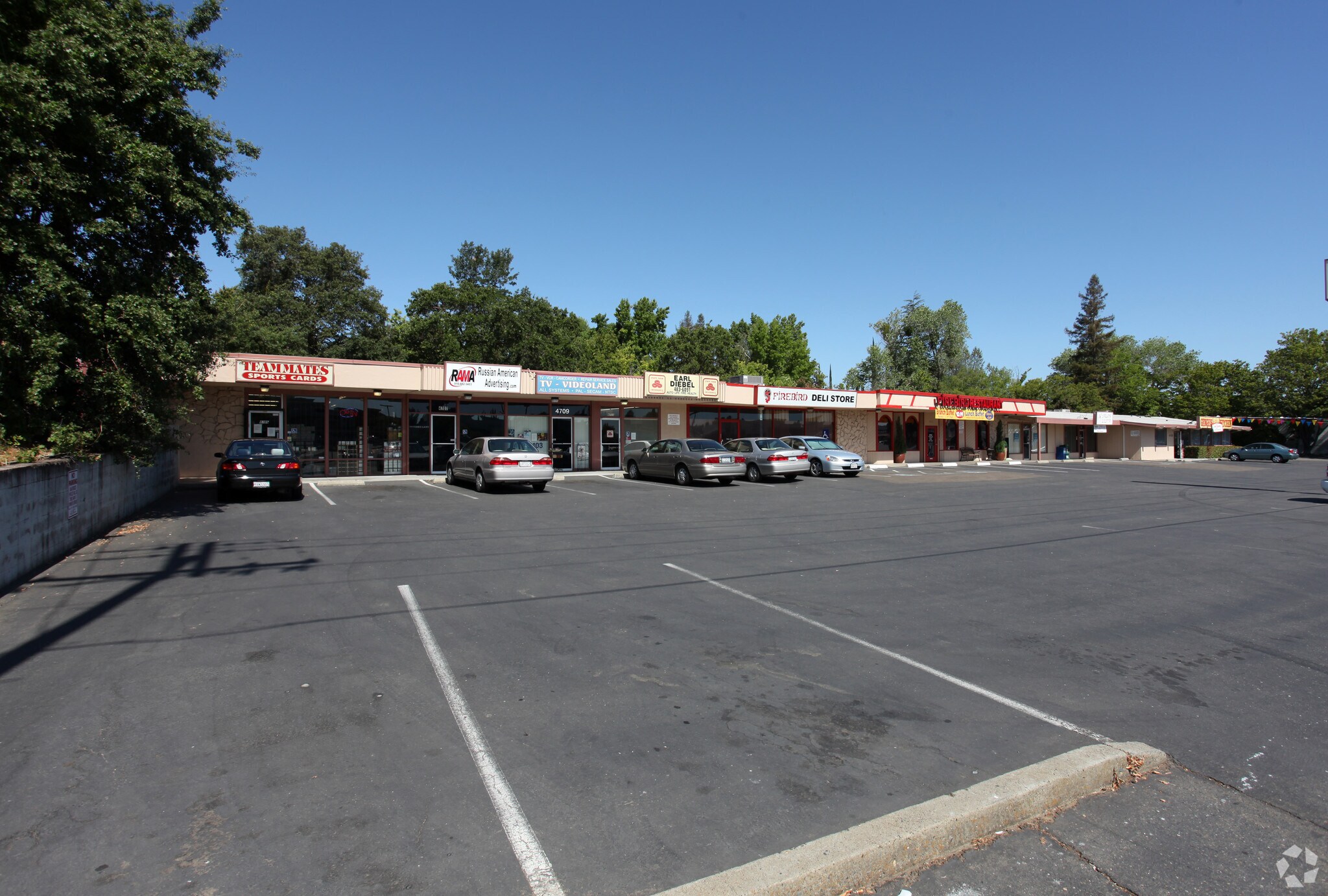 4705-4725 Manzanita Ave, Carmichael, CA à louer Photo principale– Image 1 sur 4