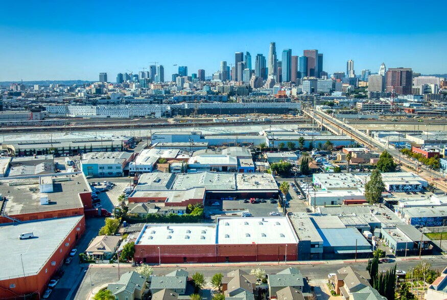 130-148 S Anderson St, Los Angeles, CA à louer - Photo de l’immeuble – Image 3 sur 8