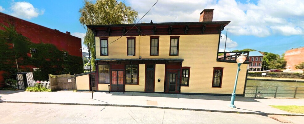 16 N Williams St, Whitehall, NY à vendre - Photo principale – Image 1 sur 9