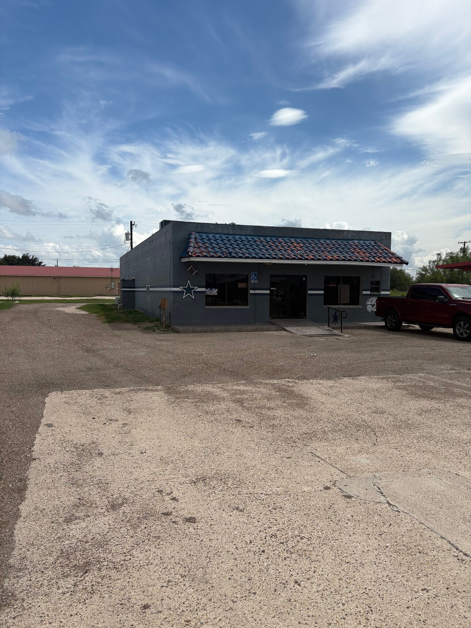 956 E Hidalgo Ave, Raymondville, TX à vendre Photo de l’immeuble– Image 1 sur 37