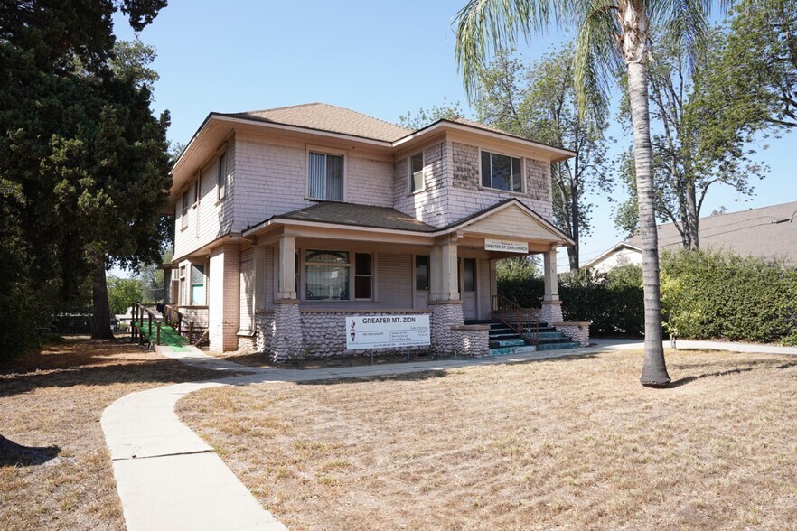 1429 N Fair Oaks Ave, Pasadena, CA à vendre - Photo de l’immeuble – Image 2 sur 18