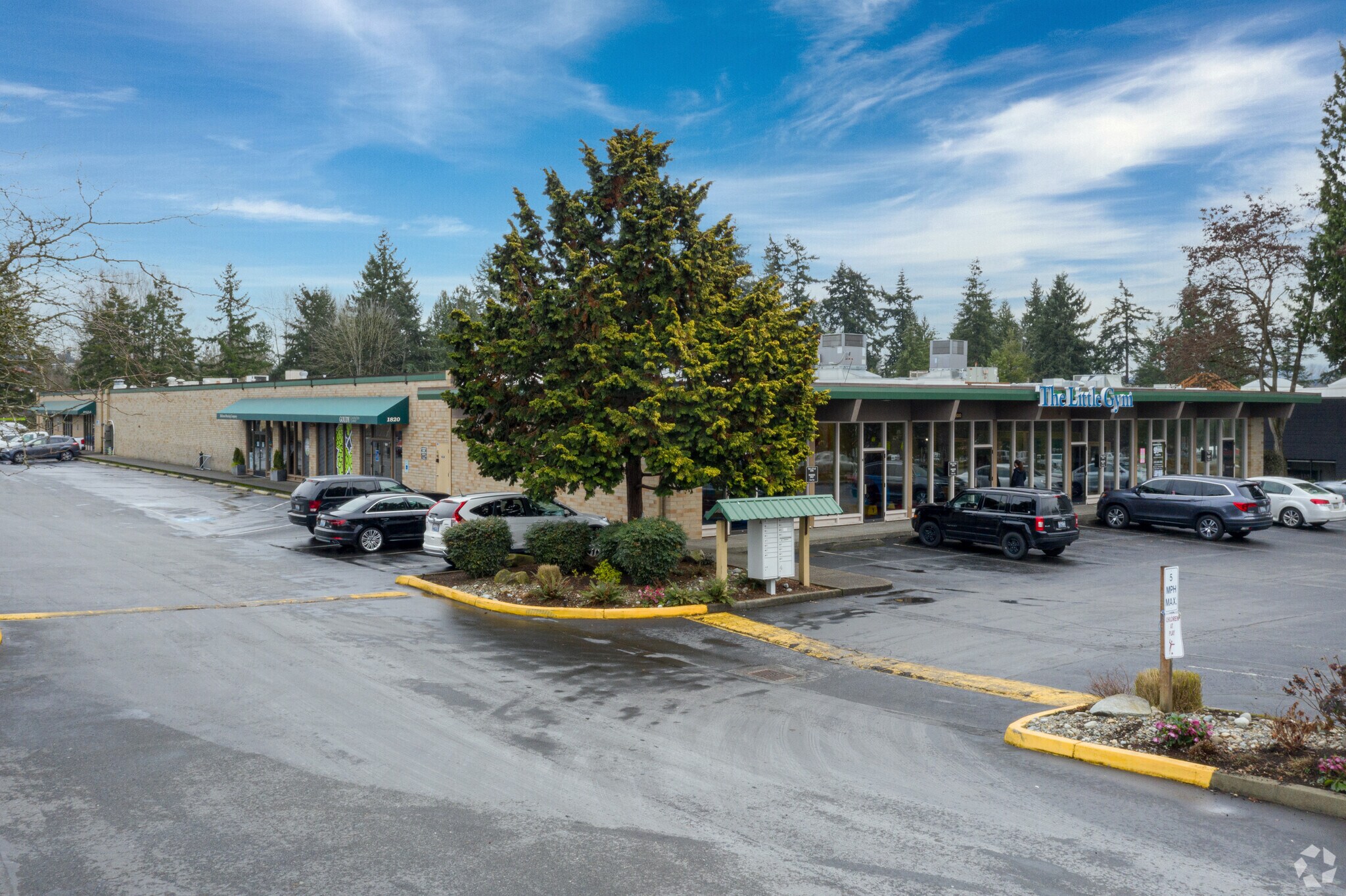 1800-1824 130th Ave NE, Bellevue, WA à louer Photo principale– Image 1 sur 3