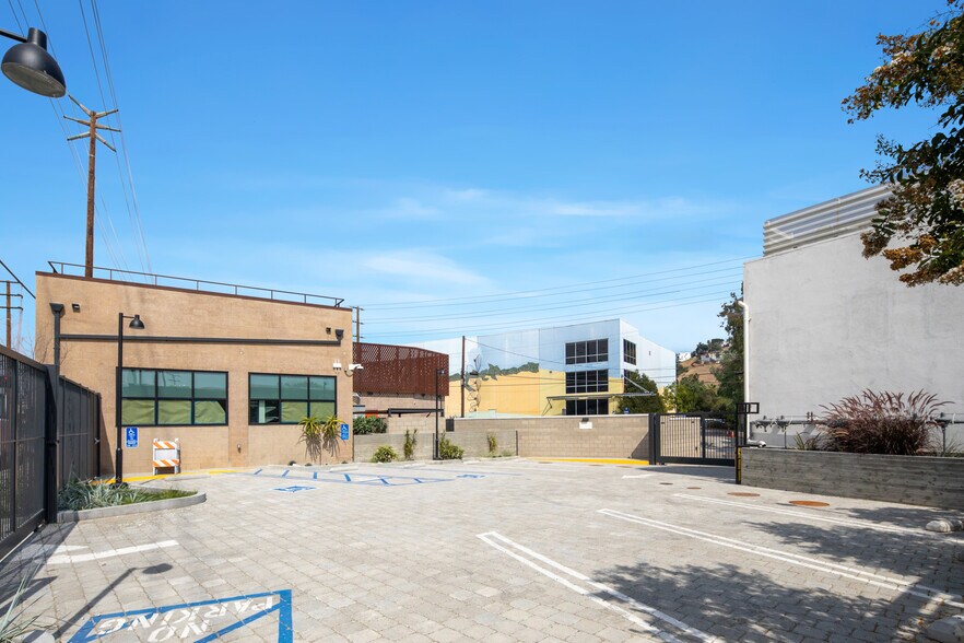 3716 Eagle Rock Blvd, Los Angeles, CA à louer - Photo de l’immeuble – Image 3 sur 6