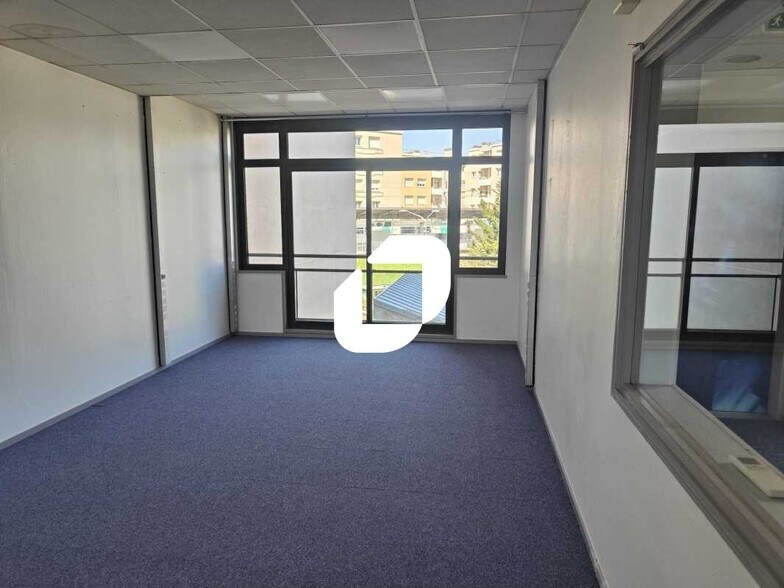 Bureau dans Nanterre à vendre - Photo intérieure – Image 2 sur 4