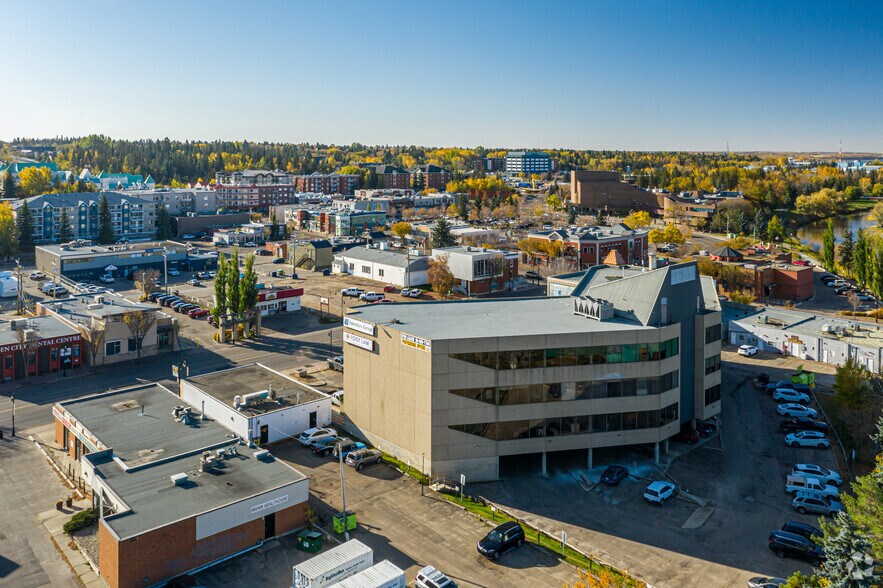 7 St Anne St, St. Albert, AB à louer - Aérien – Image 2 sur 3