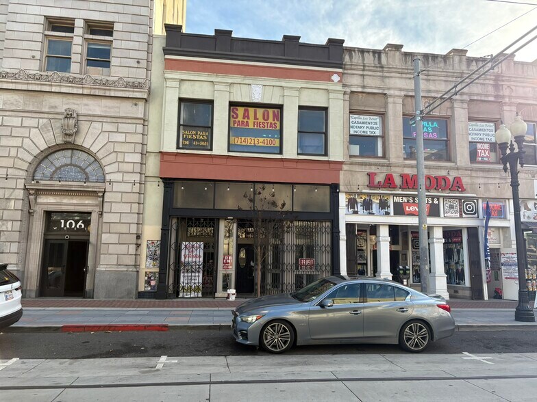 108 W 4th St, Santa Ana, CA à louer - Photo de l’immeuble – Image 1 sur 8