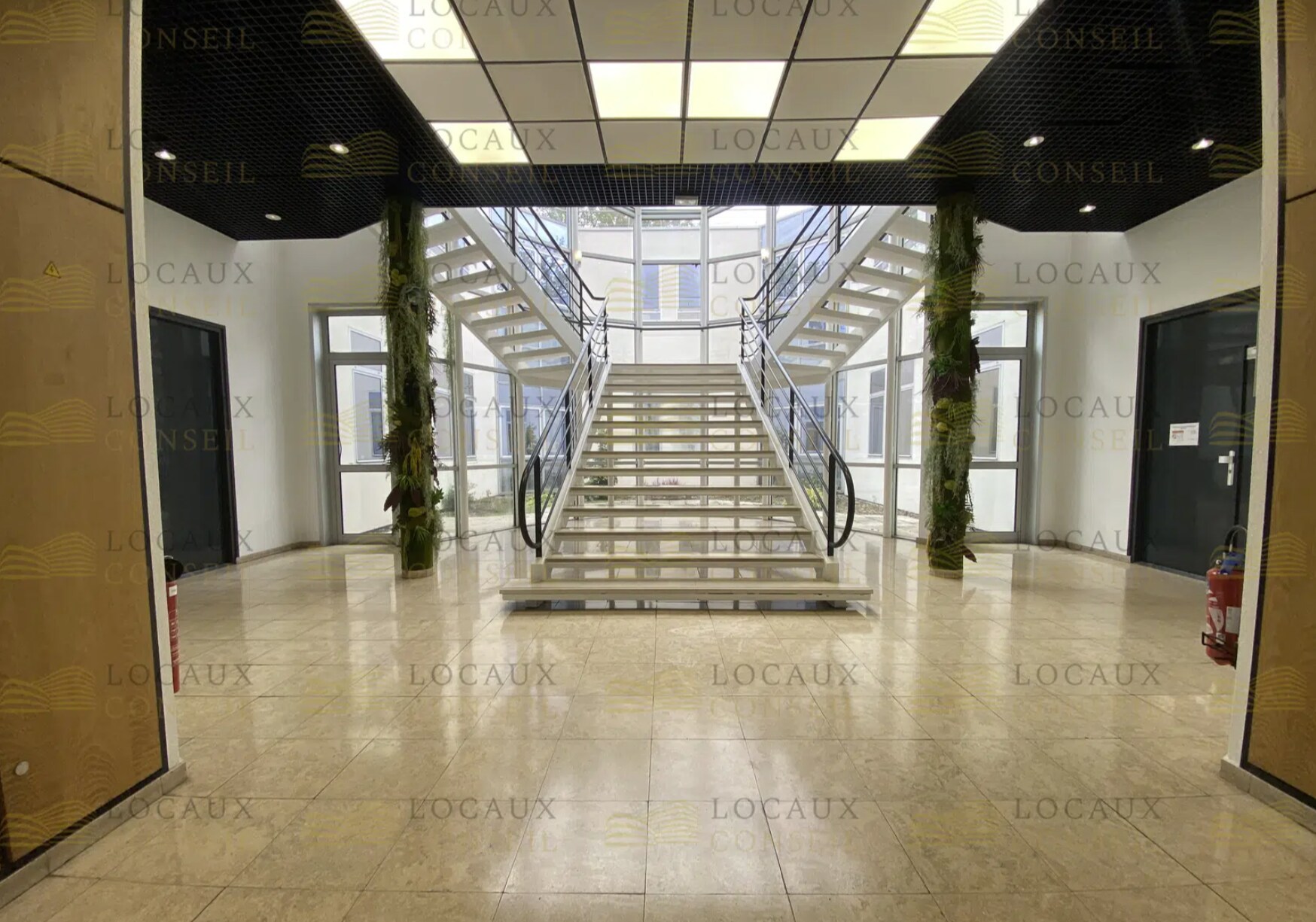 Bureau dans Éragny à louer Photo intérieure– Image 1 sur 11