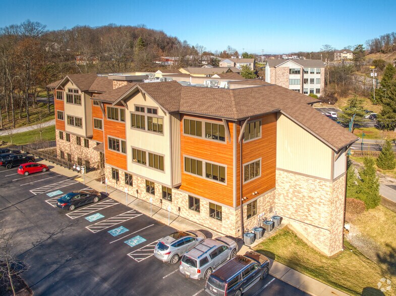 100 Bradford Rd, Wexford, PA à louer - Photo de l’immeuble – Image 3 sur 28