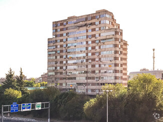 Plus de détails pour Calle De Federico Salmón, 8, Madrid - Bureau à louer