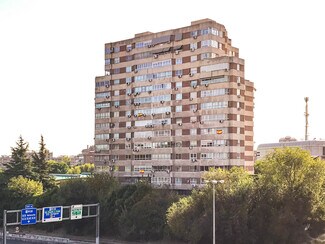 Plus de détails pour Calle De Federico Salmón, 8, Madrid - Bureau à louer