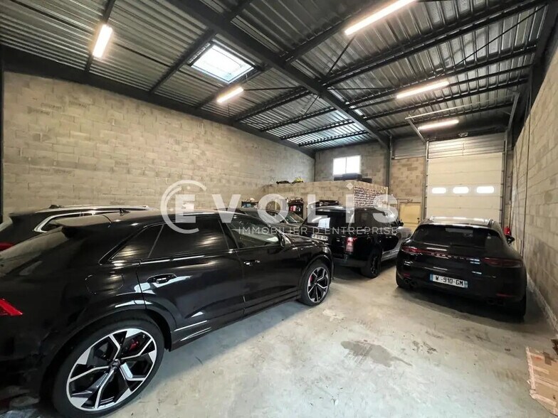 Bureau dans Chassieu à louer - Photo de l’immeuble – Image 2 sur 6