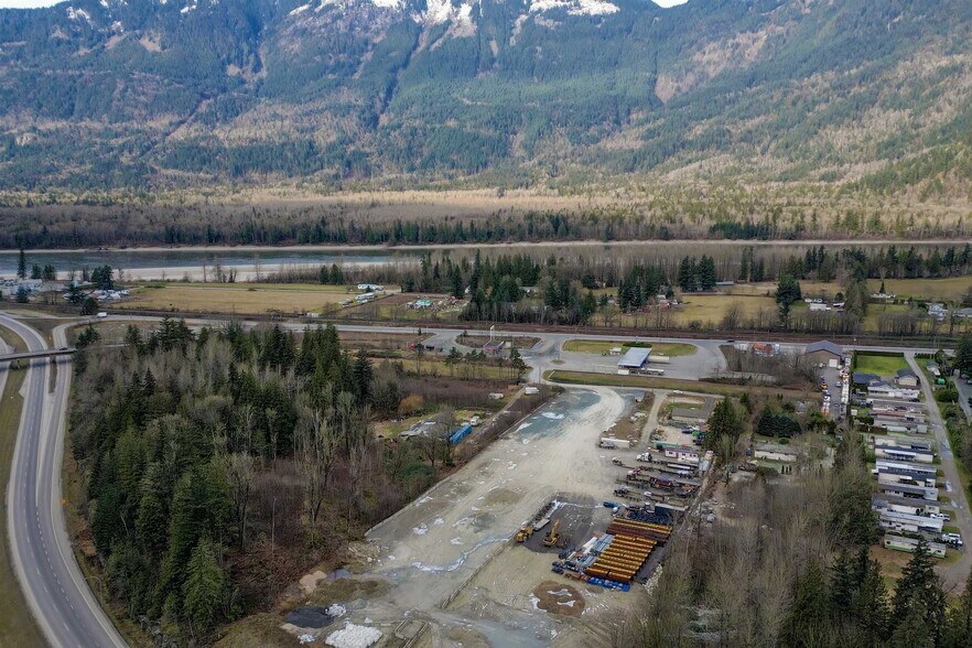 61934 Estell Rd, Hope, BC à louer - Photo de l’immeuble – Image 3 sur 50