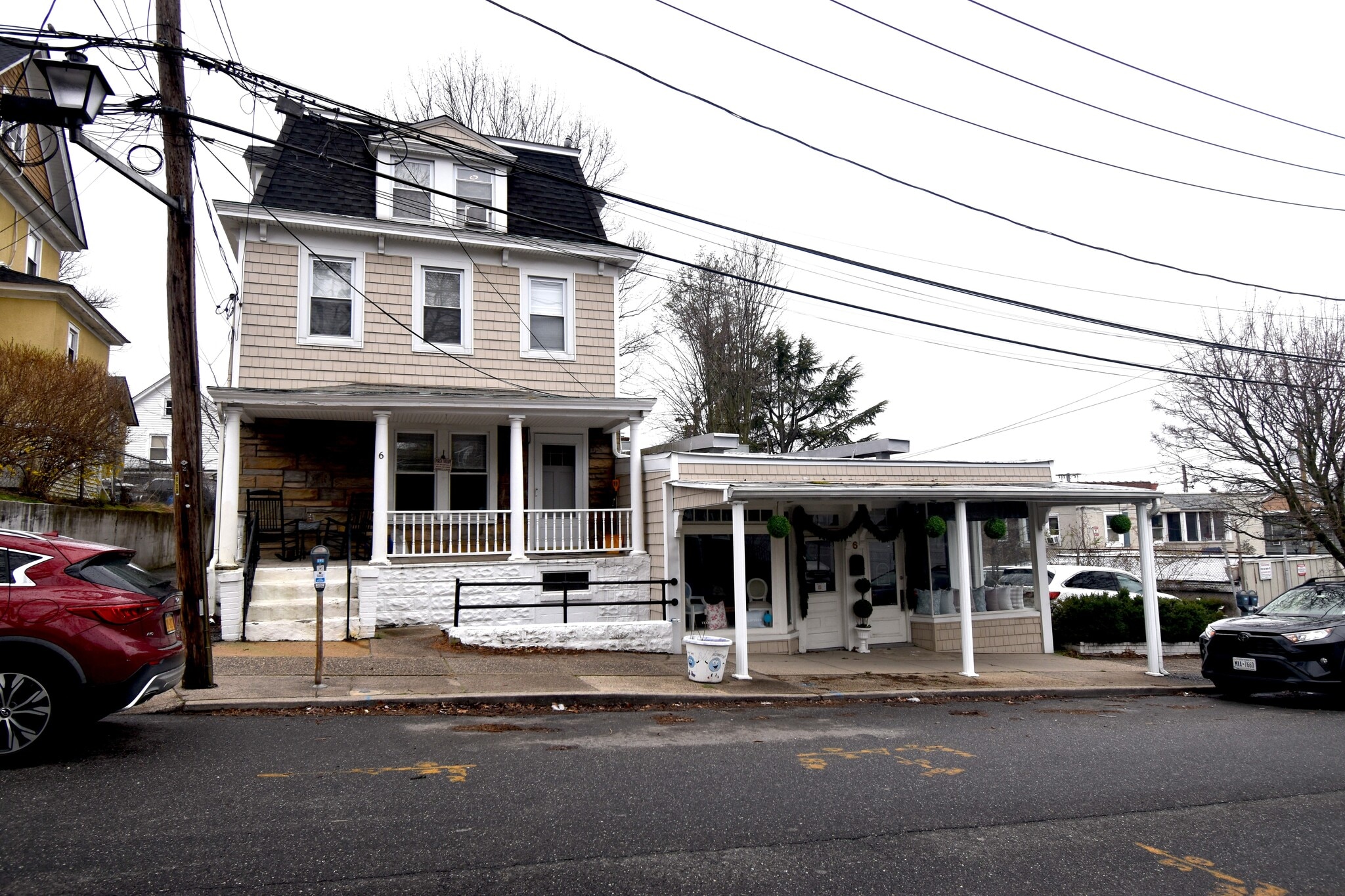 6 Carlton Ave, Port Washington, NY à louer Photo principale– Image 1 sur 10