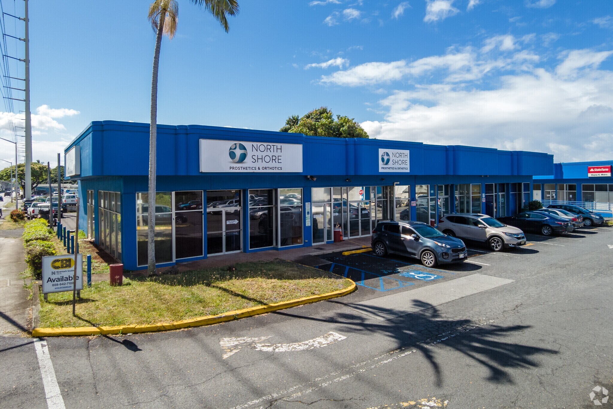 98-425 Kamehameha Hwy, Aiea, HI à louer Photo de l’immeuble– Image 1 sur 13