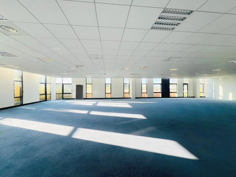 Bureau dans Élancourt à louer - Photo intérieure – Image 3 sur 13